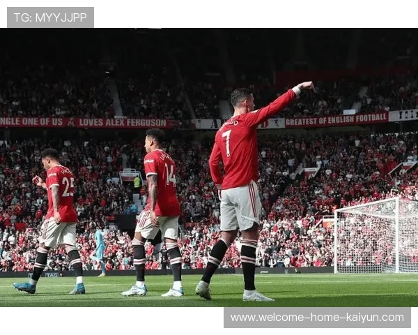 C罗破门后的庆祝震撼全场——足球传奇的激情瞬间